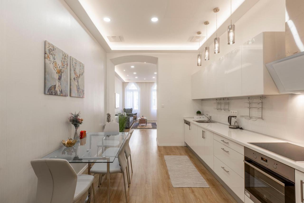 Exclusive Csengery In The Heart Of Apartmán